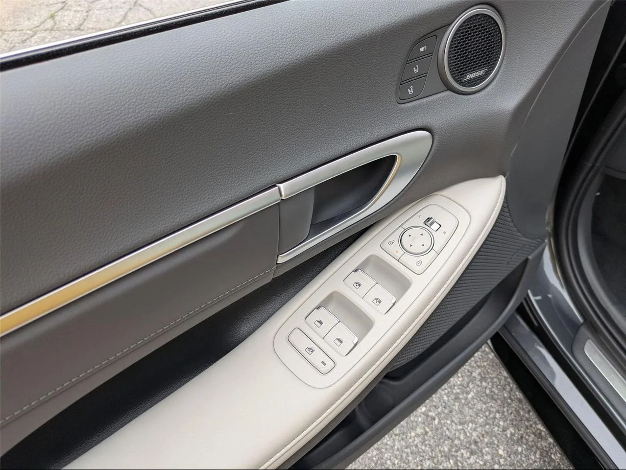 2025 Hyundai Sonata Hybrid Limited - Photo 11