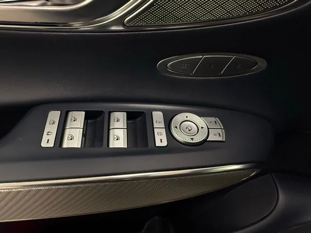 2023 GENESIS GV70 Standard - Photo 11
