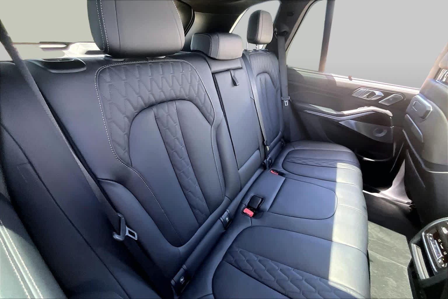 Used 2024 Mineral White Metallic BMW M60i image 18