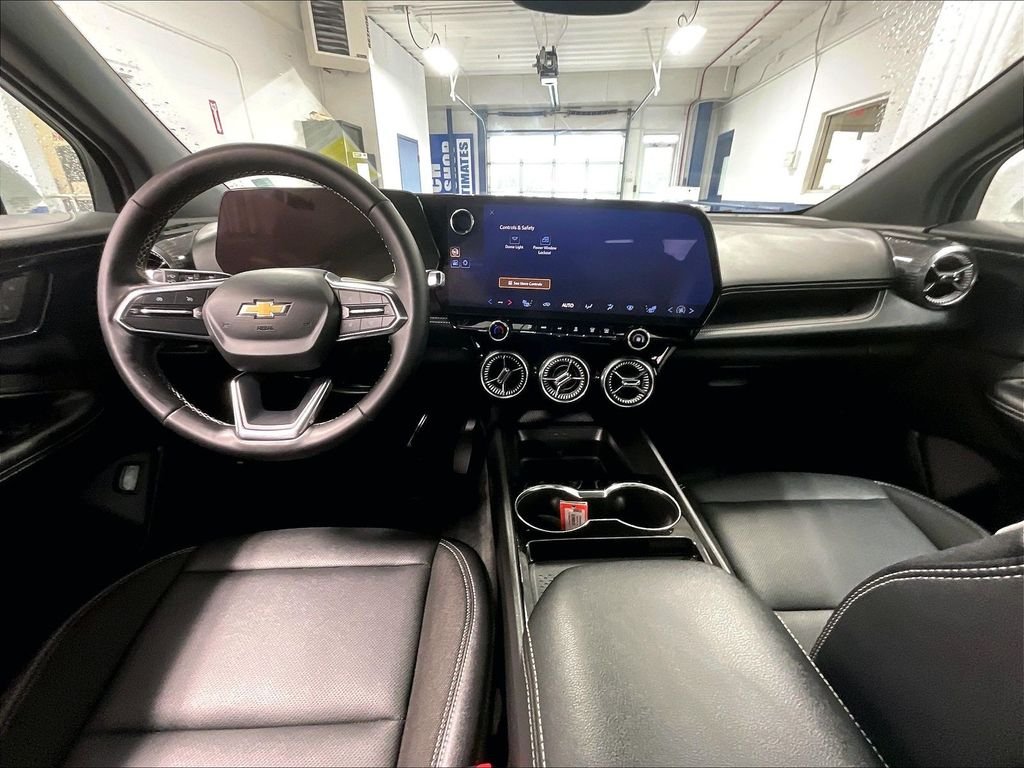 Used 2024 White Chevrolet LT image 21