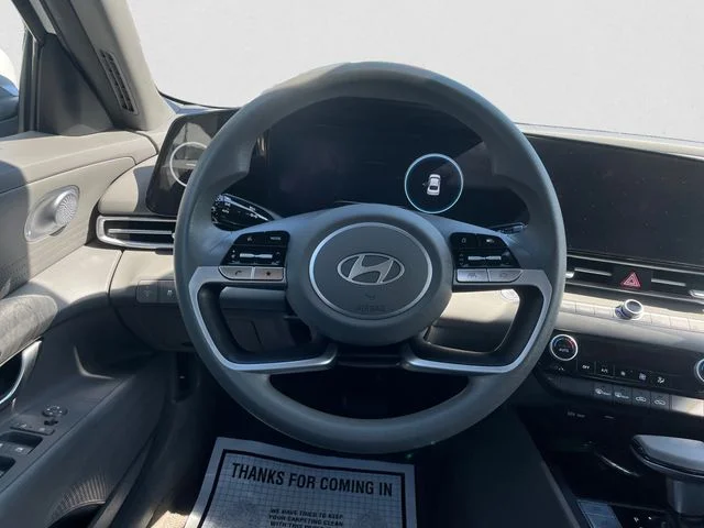 Used 2024 White Hyundai SEL image 12