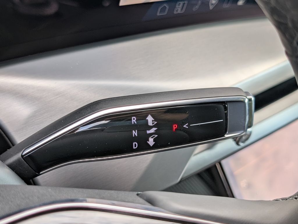 2027 Cadillac VISTIQ Sport - Photo 27