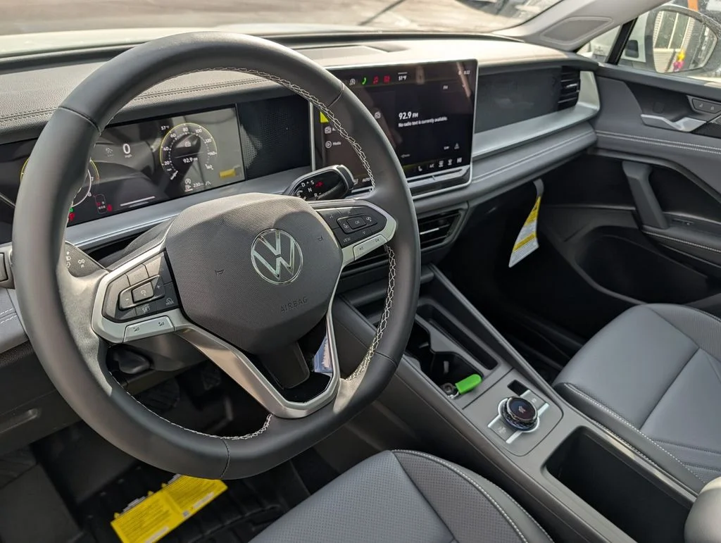 New 2026 White/off-white Volkswagen 2.0T SE image 18