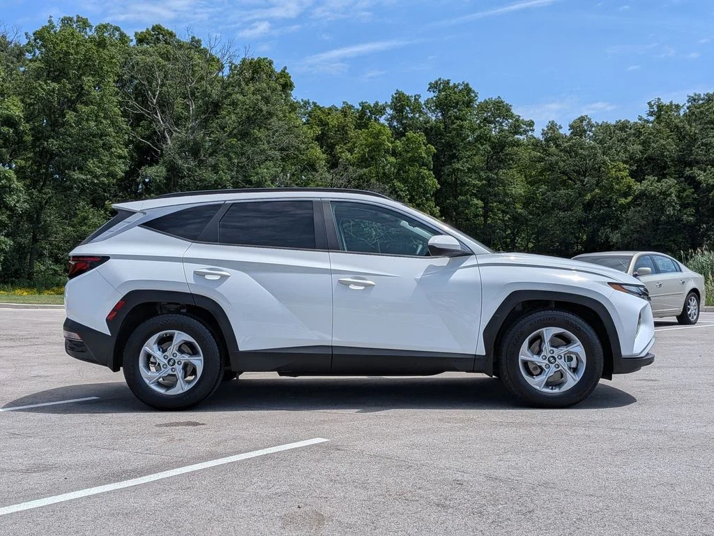 Used 2024 White Hyundai SEL image 8