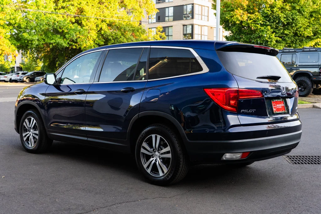 Used 2017 Blue Honda EX-L image 4