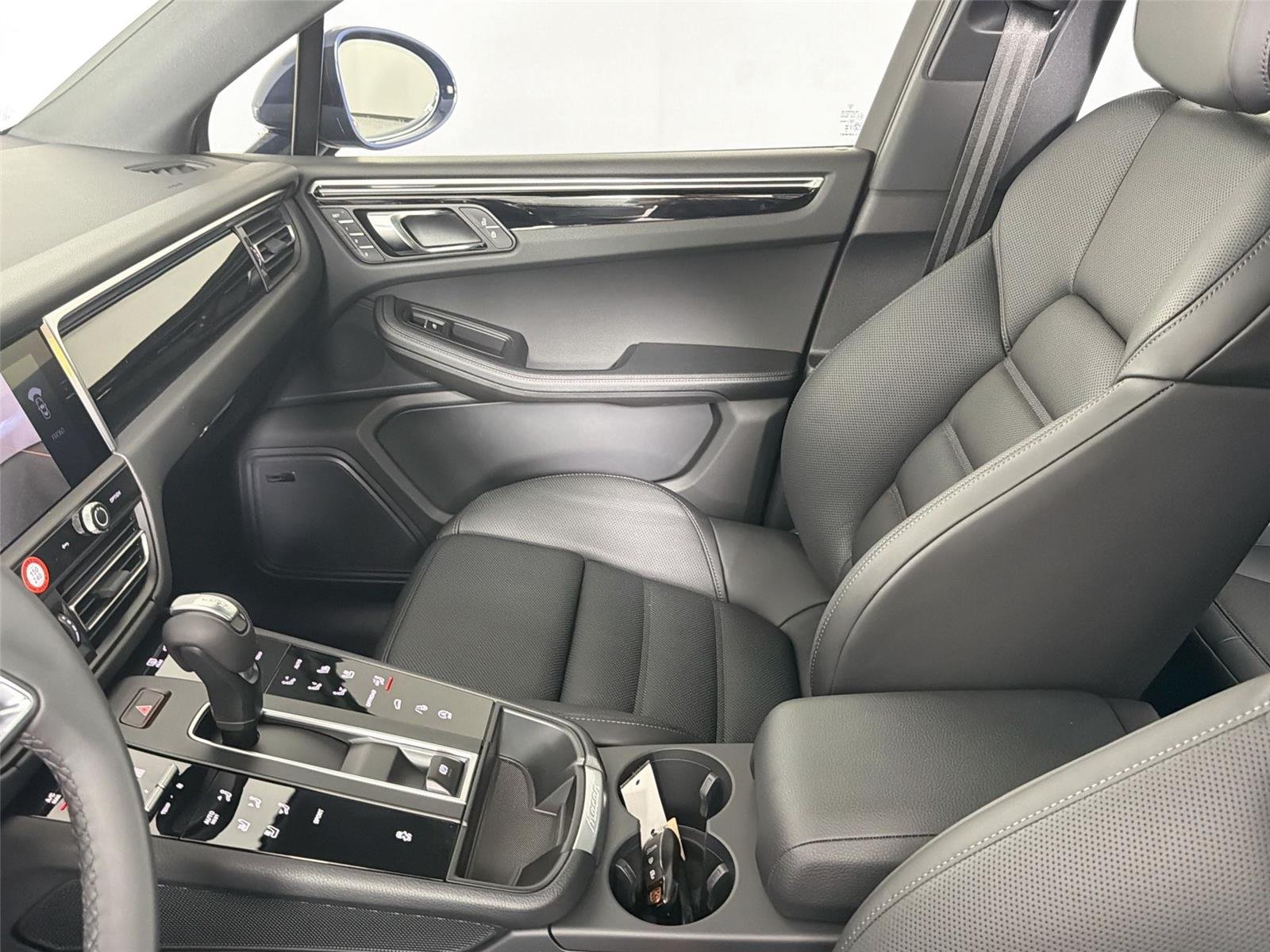 New 2026 Gentian Blue Metallic Porsche AWD image 30