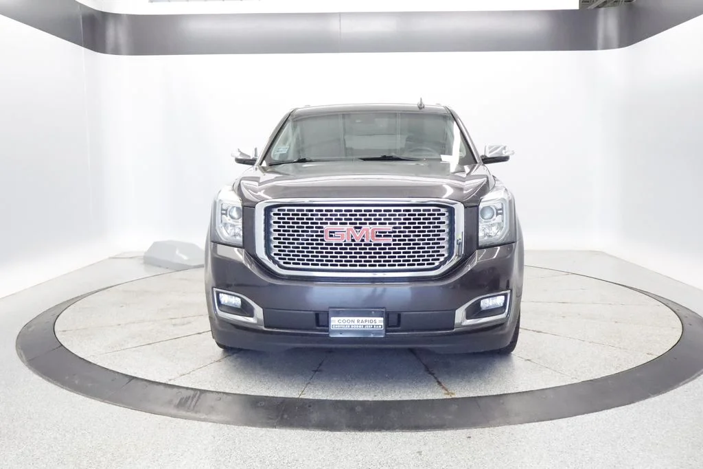 Used 2016 Silver GMC Denali image 11