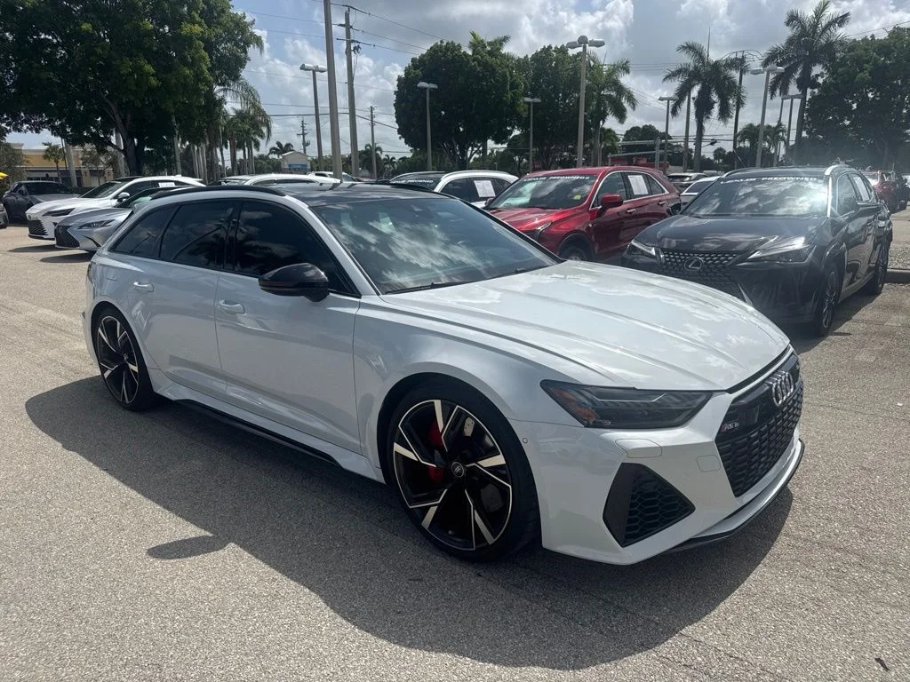 2022 Audi RS 6 Avant -'s photo