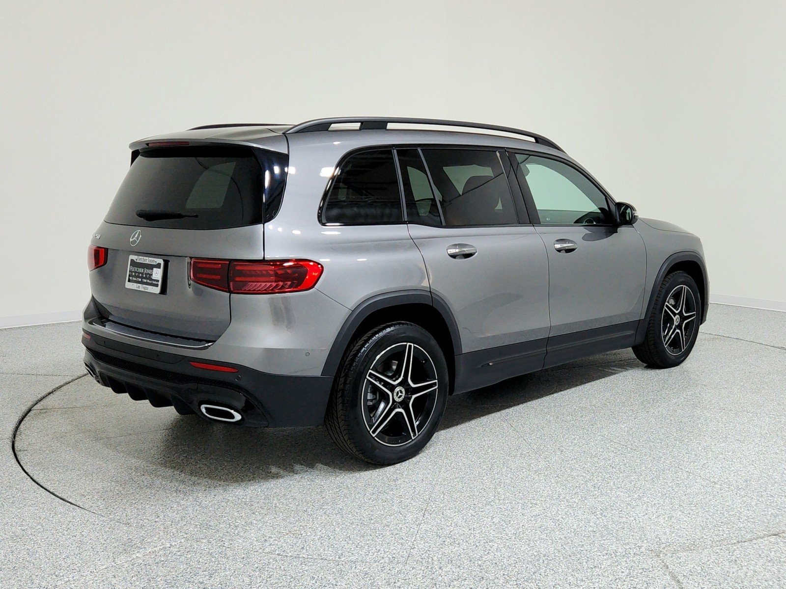 Used 2026 Mountain Grey Metallic Mercedes-Benz GLB 250 image 7
