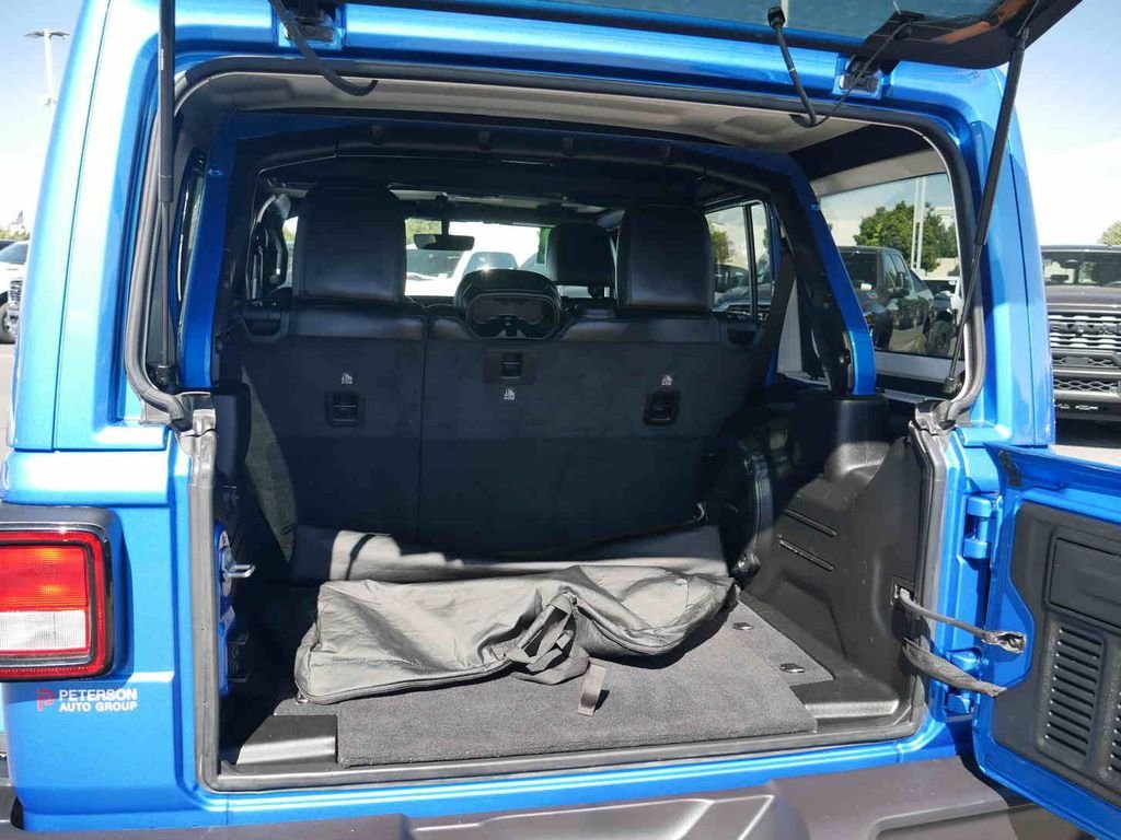 Used 2022 Blue Jeep Unlimited Sahara Altitude image 8