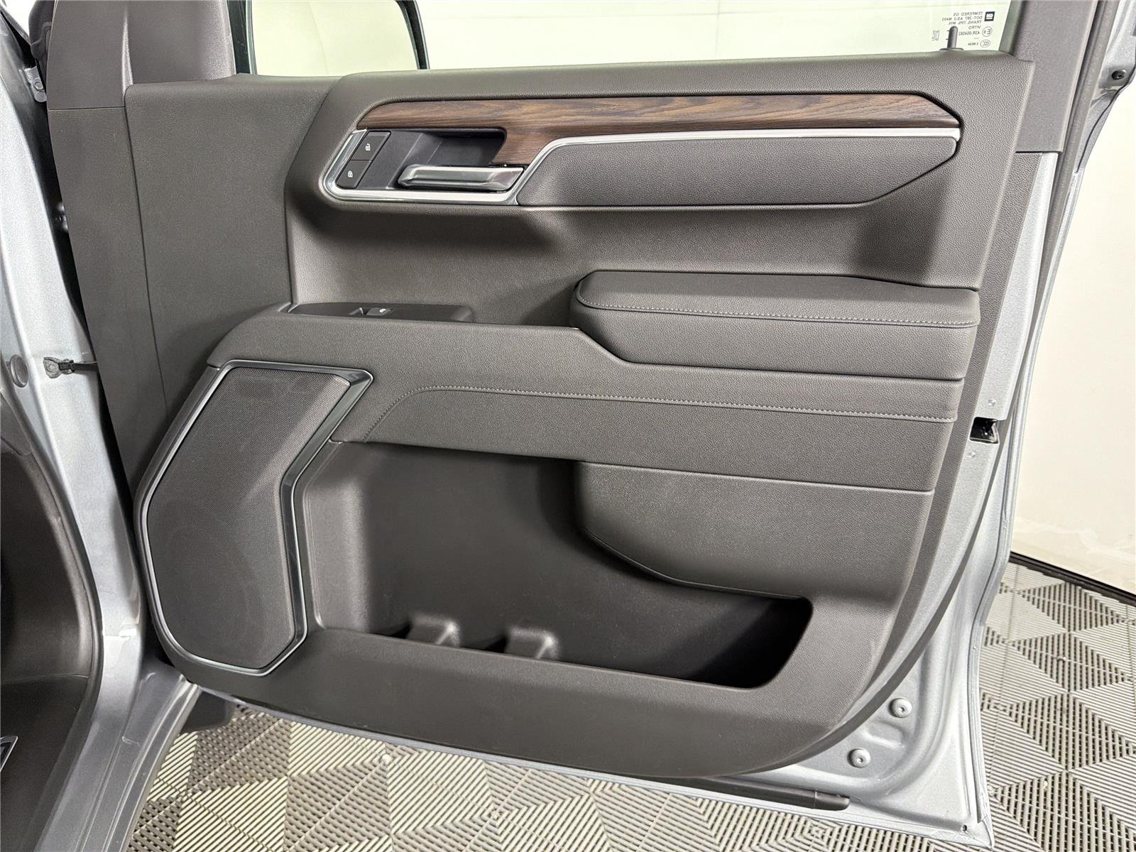 2026 GMC Sierra 1500 SLT - Photo 12