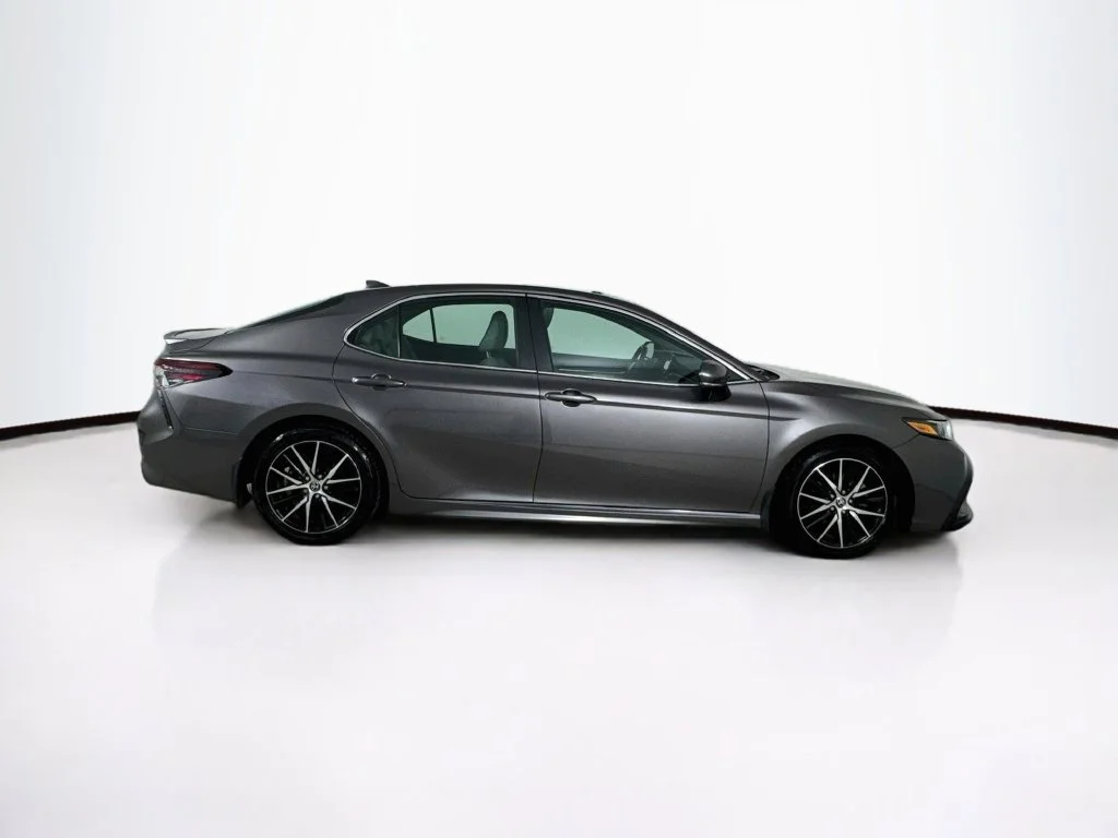 Used 2022 Predawn Gray Mica Toyota SE image 9