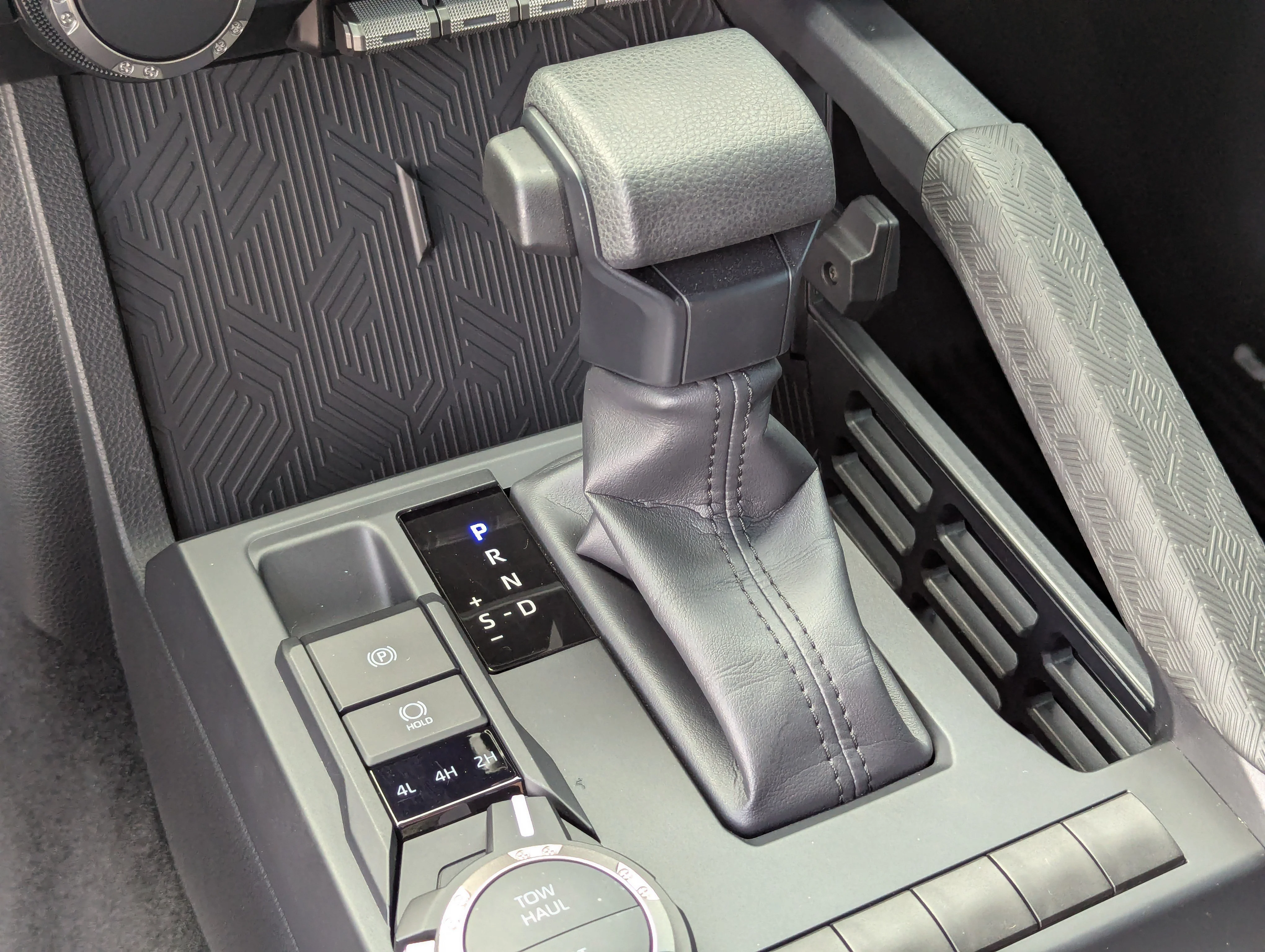 Used 2025 Blue Crush Metallic Toyota SR5 image 31