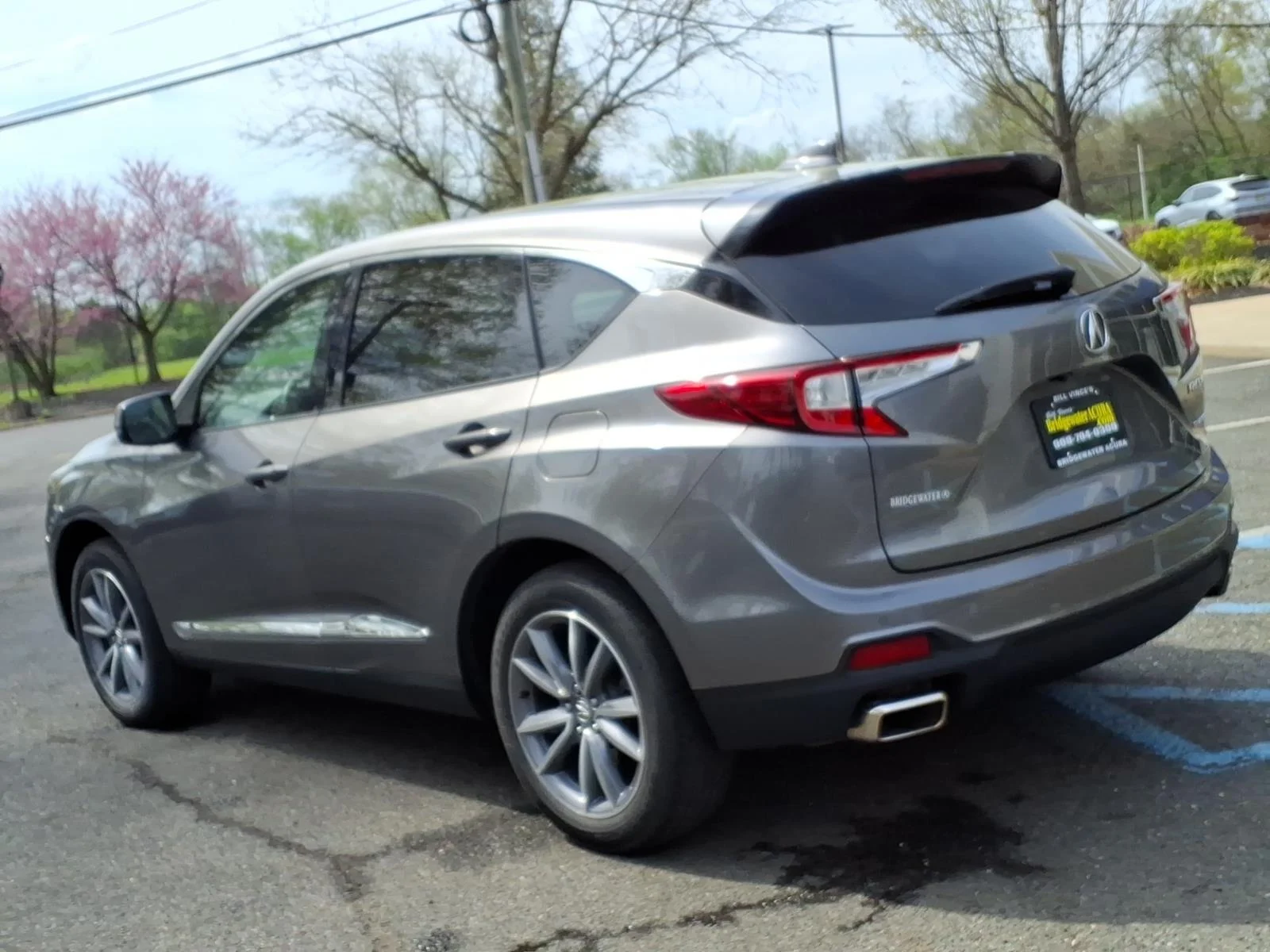 Used 2023 Liquid Carbon Metallic Acura SH-AWD TECH image 6