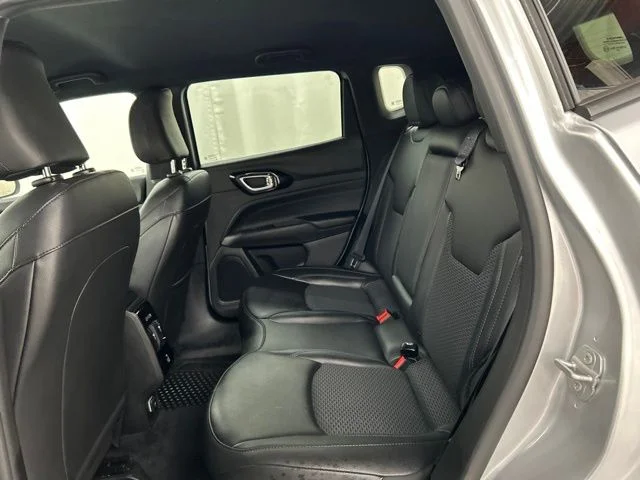 Used 2025 Silver Jeep Latitude image 23