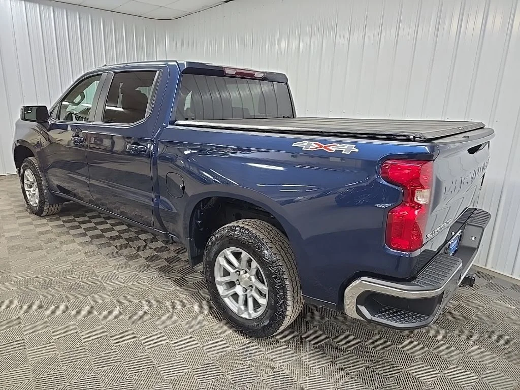 Used 2023 Blue Chevrolet LT image 9