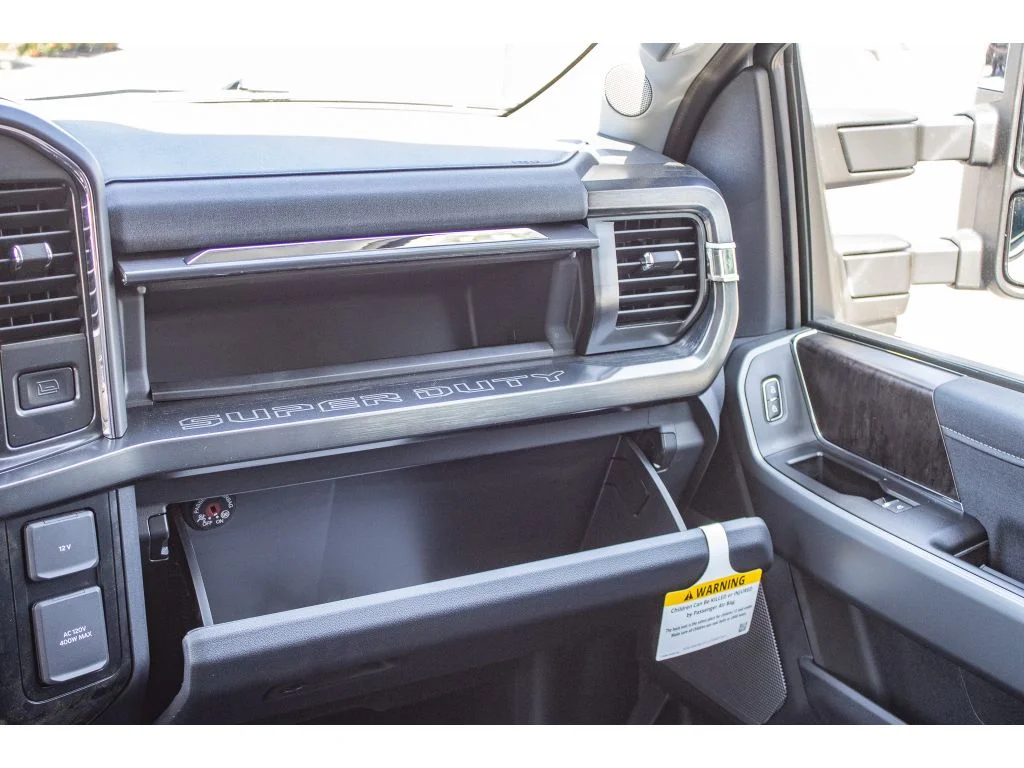 New 2026 OXFORD WHITE Ford LARIAT image 58