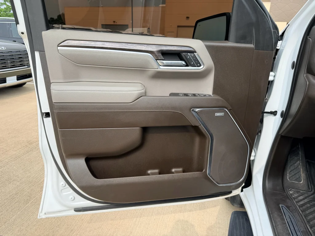 Used 2023 Summit White Chevrolet LTZ image 6