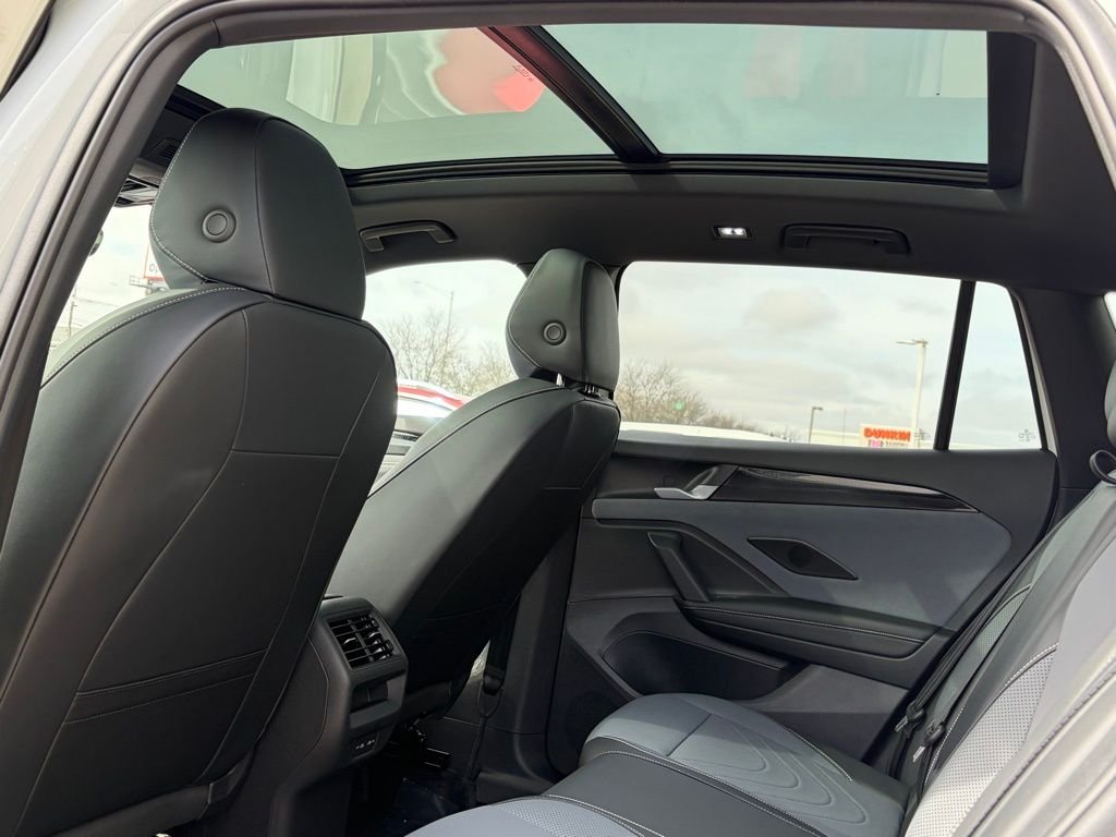 New 2026 Opal White W/Deep Black Roof Volkswagen 2.0T SE R-Line Black image 26
