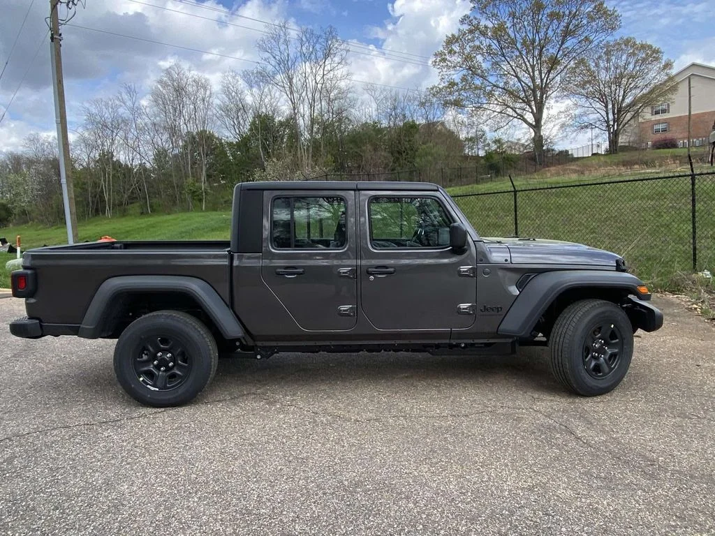 New 2026 Granite Crystal Metallic Clearcoat Jeep Sport image 36