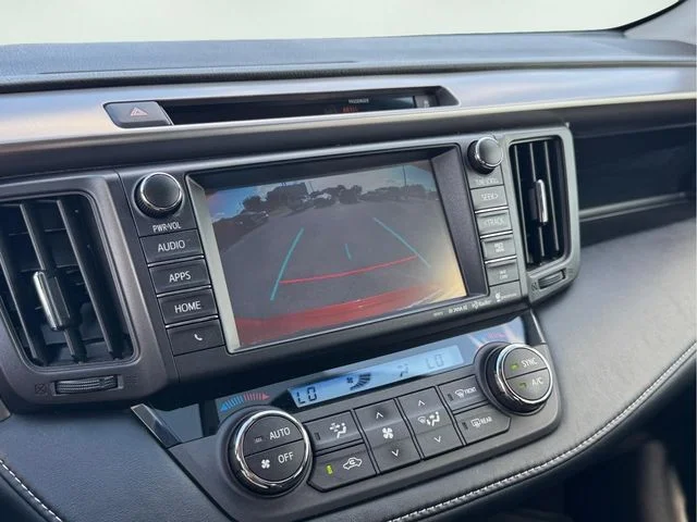 Used 2016 Red Toyota XLE image 27