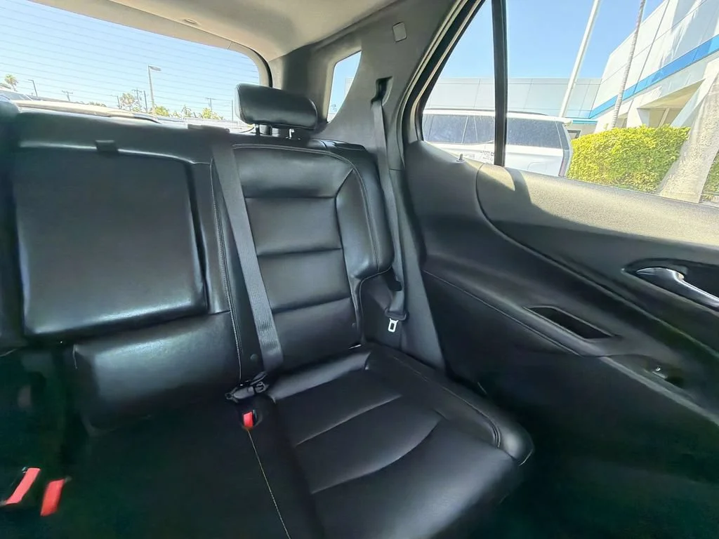 Used 2018 SILVER ICE METALLIC Chevrolet Premier image 14