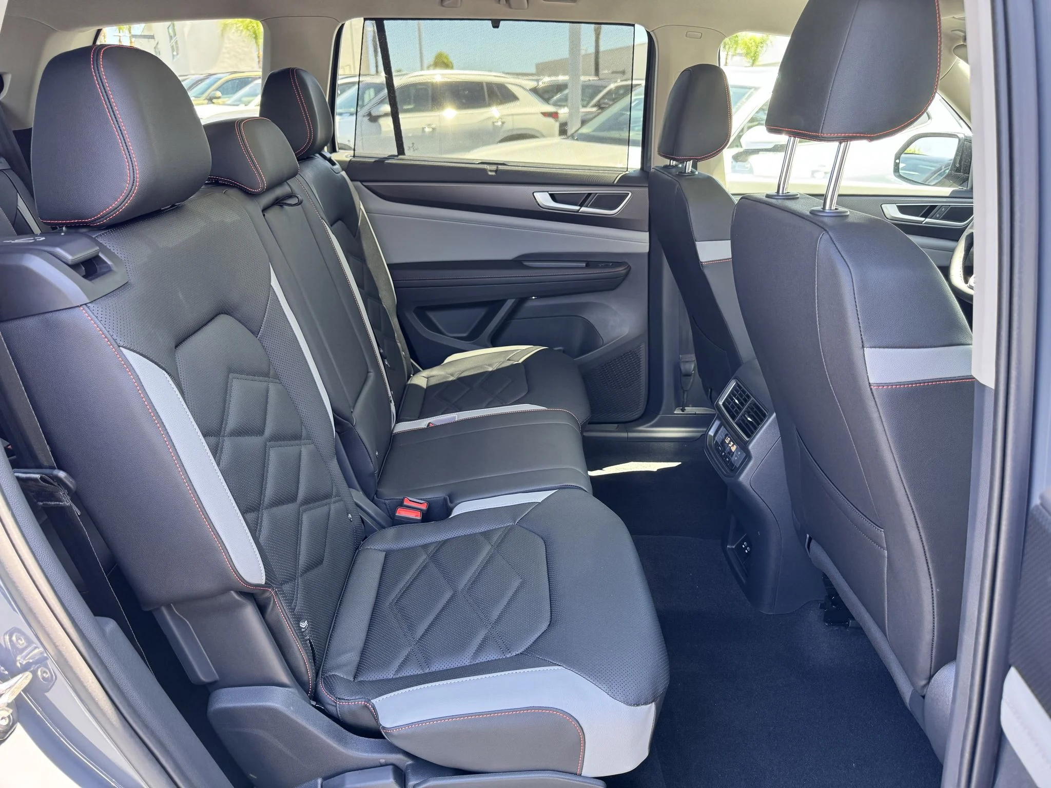 New 2026 Pure Gray Volkswagen 2.0T Peak Edition image 32