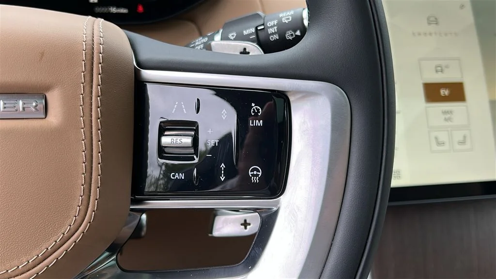 2026 Land Rover Range Rover SE - Photo 13