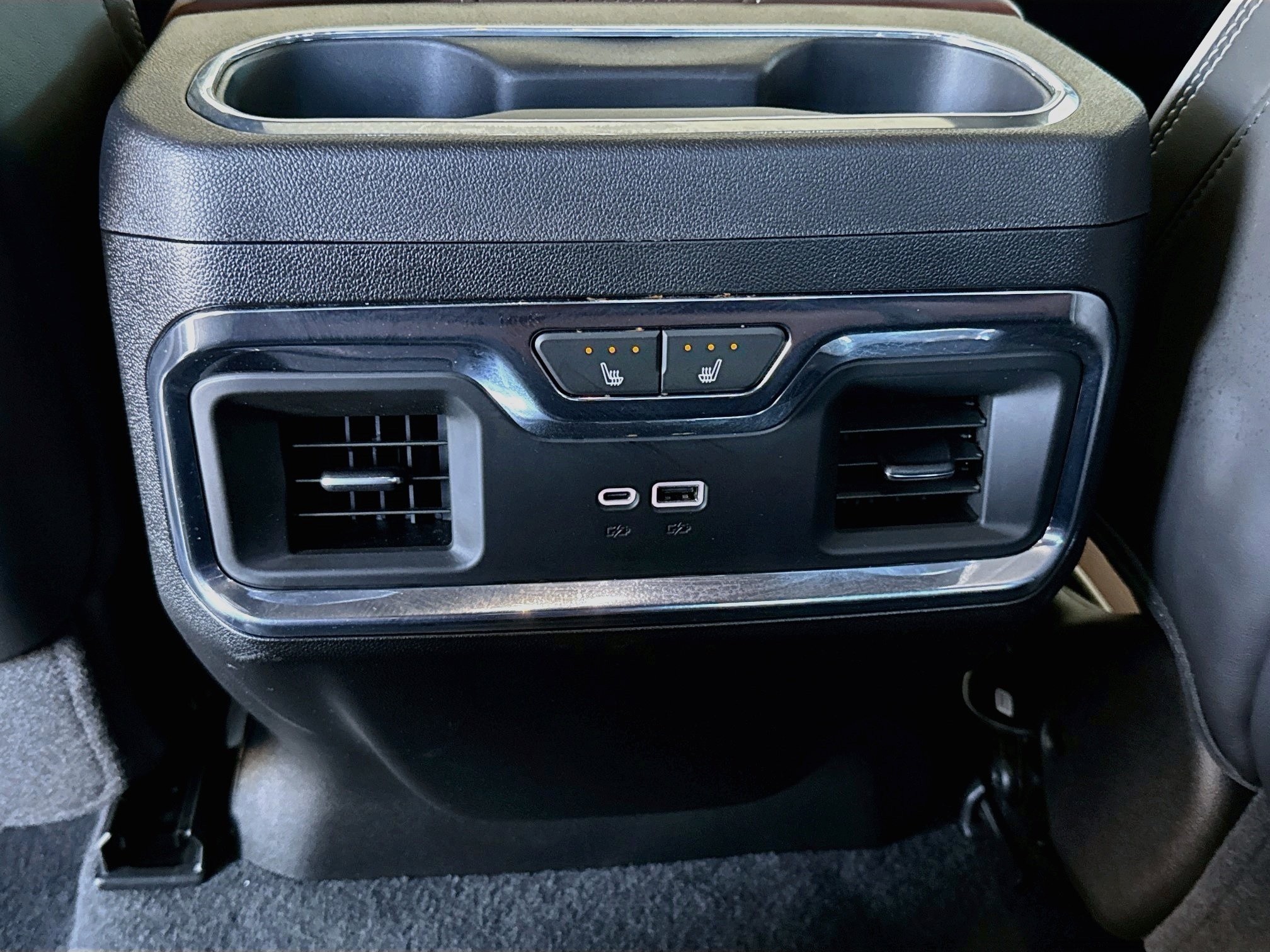 Used 2024 Onyx Black GMC Denali Ultimate image 27