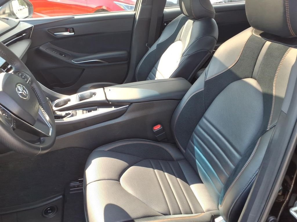 Used 2019 Midnight Black Metallic Toyota XSE image 9