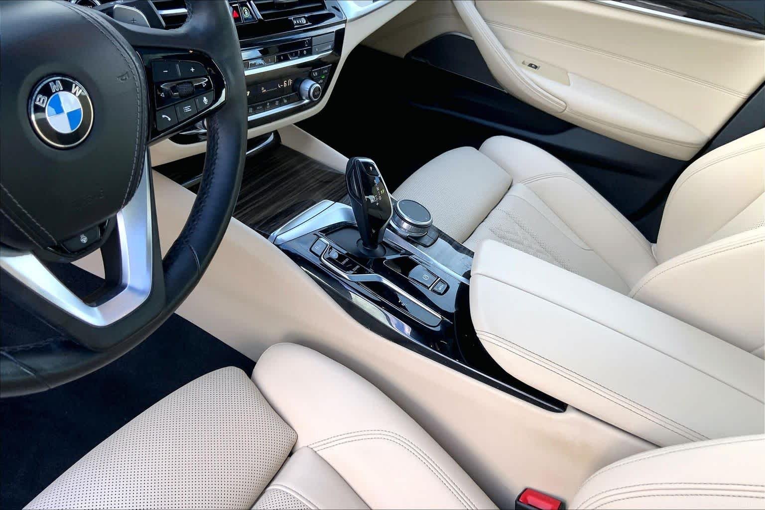 Used 2022 Alpine White BMW 530i xDrive image 17