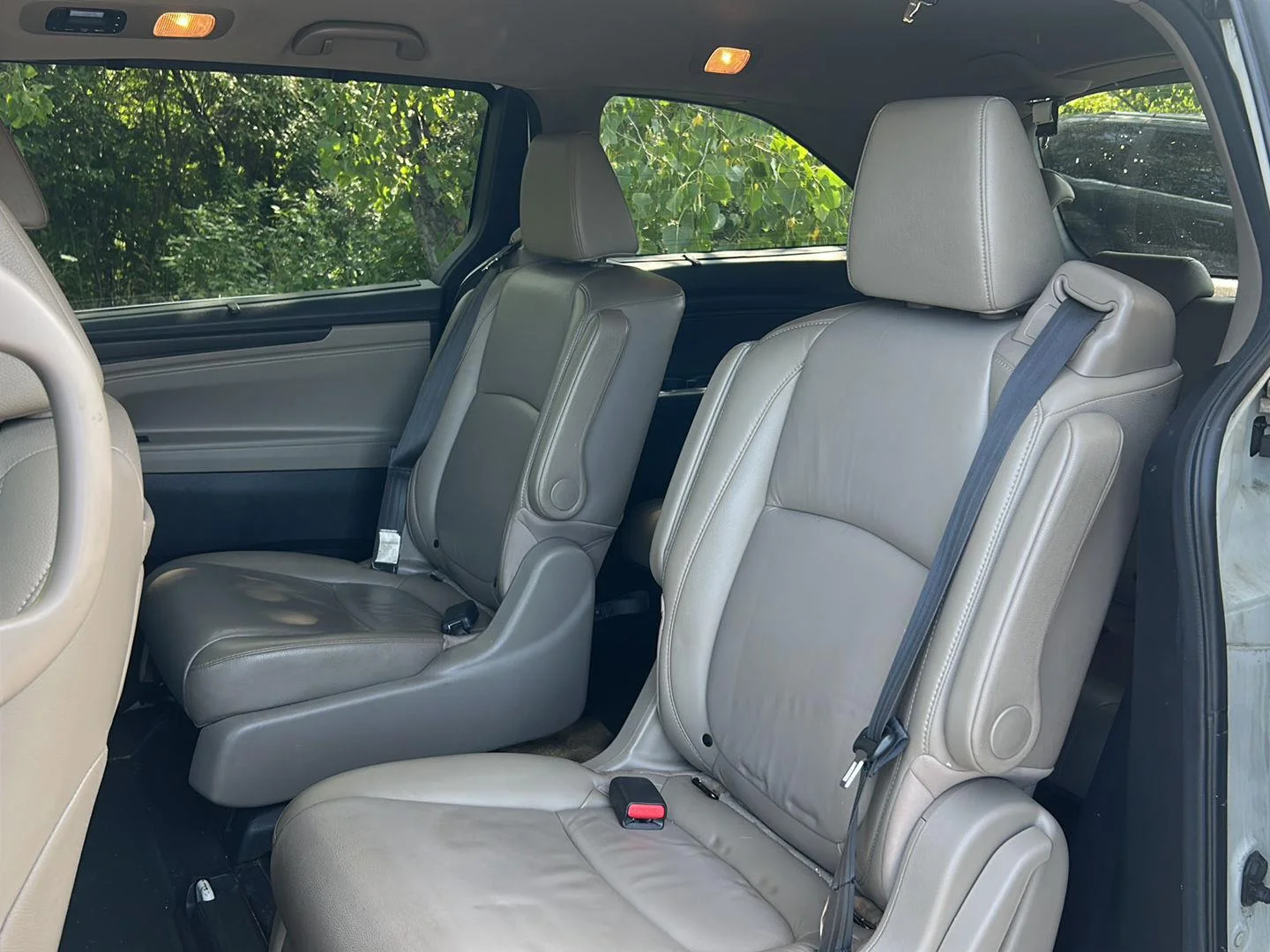 Used 2019 White Diamond Pearl Honda Touring image 19