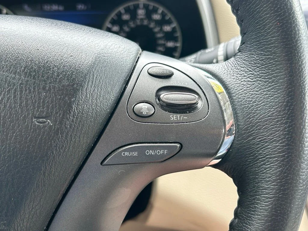 Used 2022 Pearl White Tri-Coat Nissan SV image 27