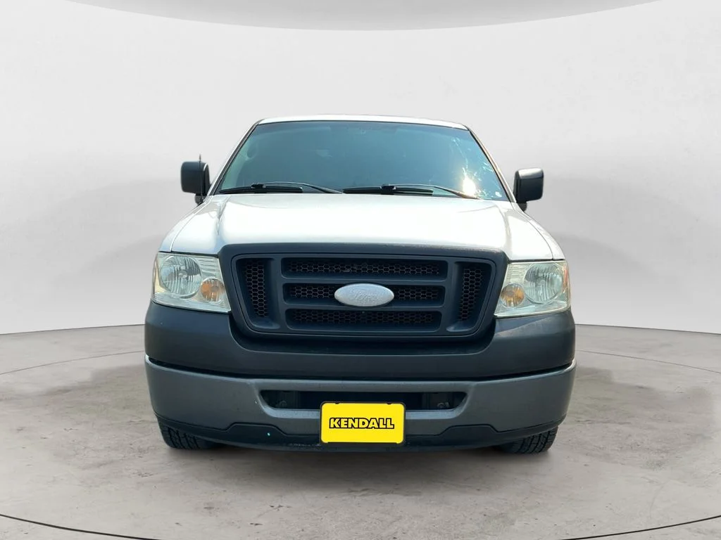 Used 2007 White Ford XL image 2