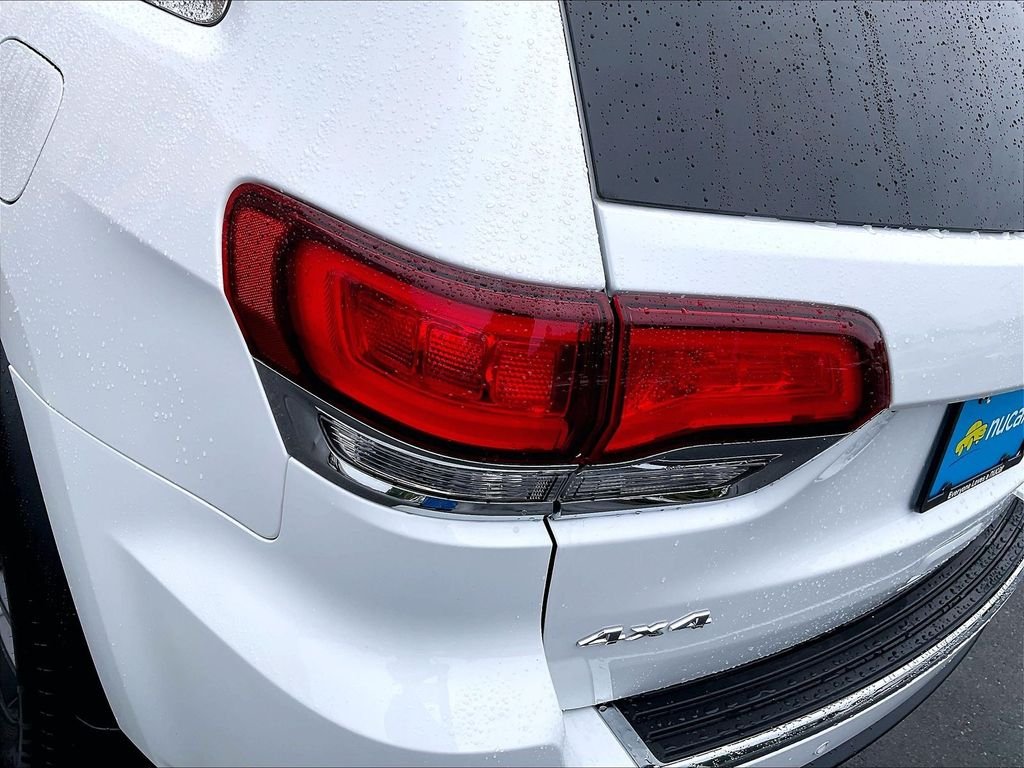 Used 2020 Bright White Clearcoat Jeep Limited image 34