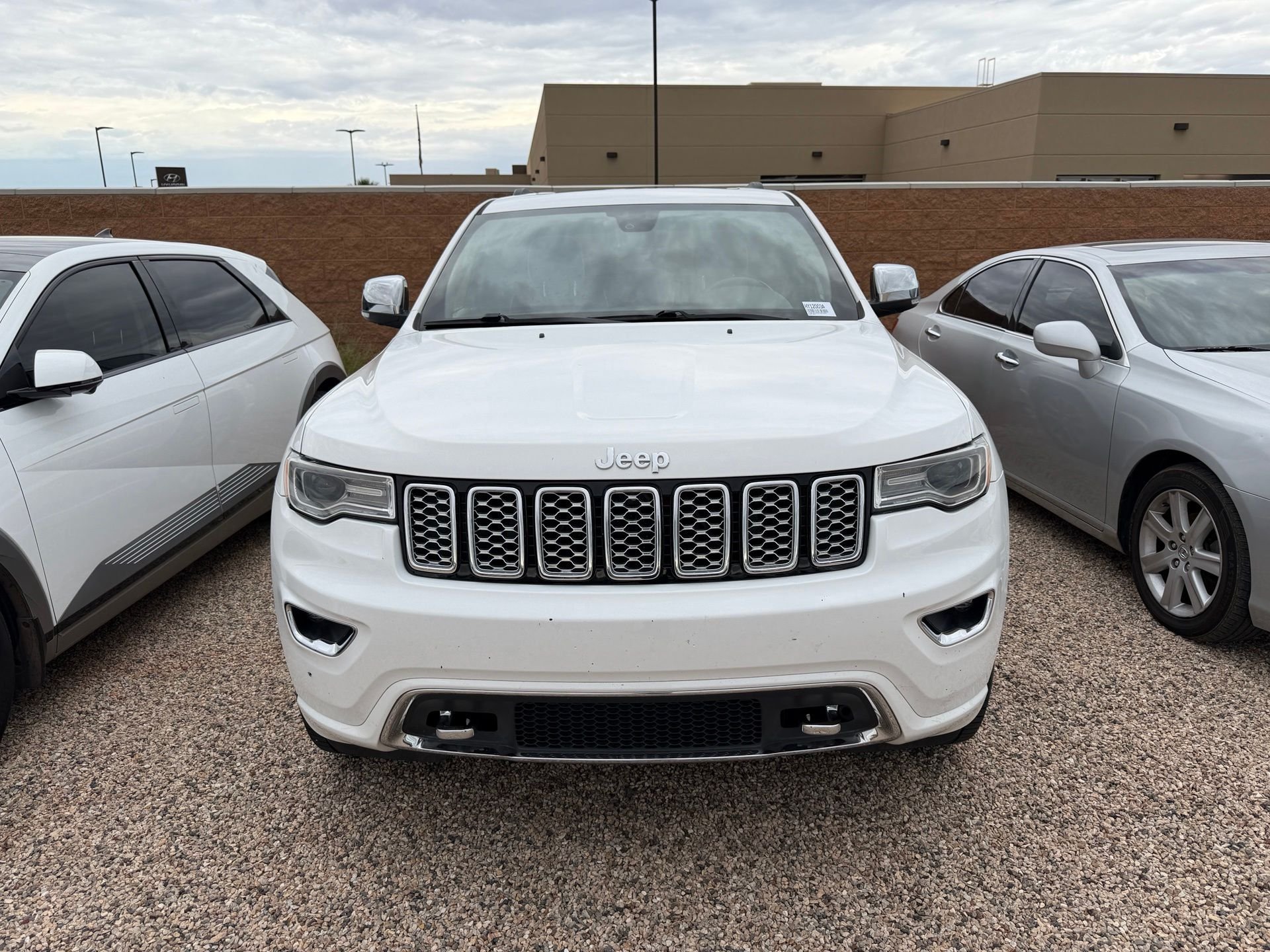 Used 2017 White Jeep Overland image 2
