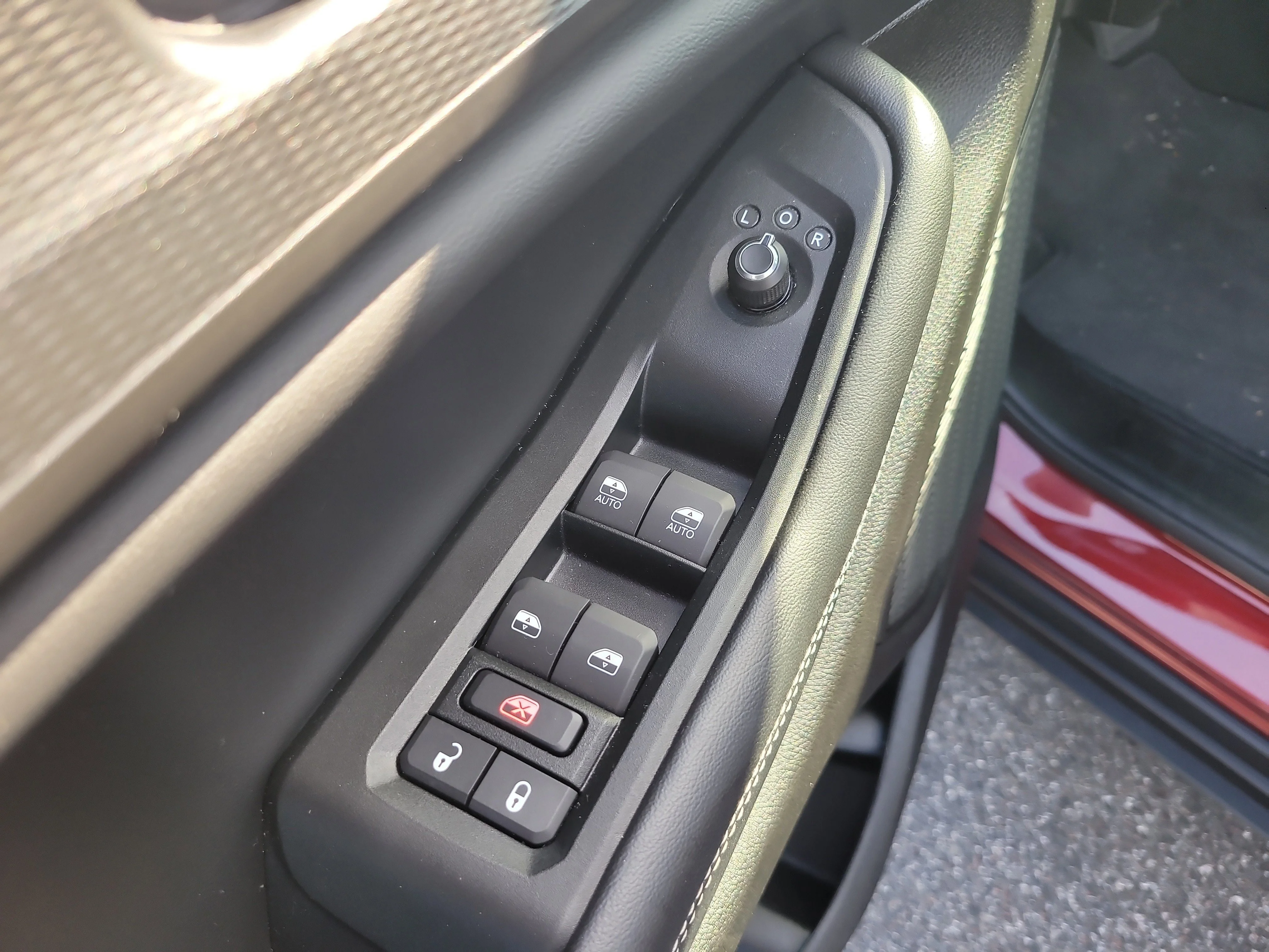 Used 2024 Velvet Red Pearlcoat Jeep Laredo image 17