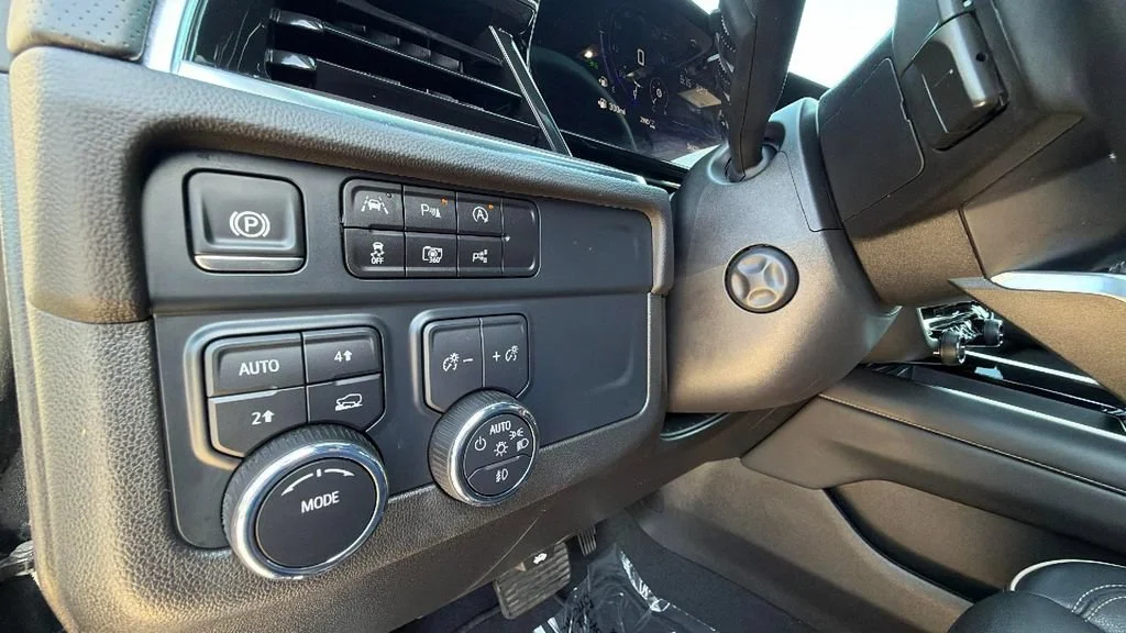 Used 2025 Black Chevrolet Premier image 20