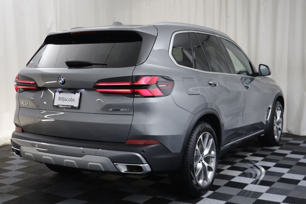New 2026 Skyscraper Grey Metallic BMW xDrive40i image 17
