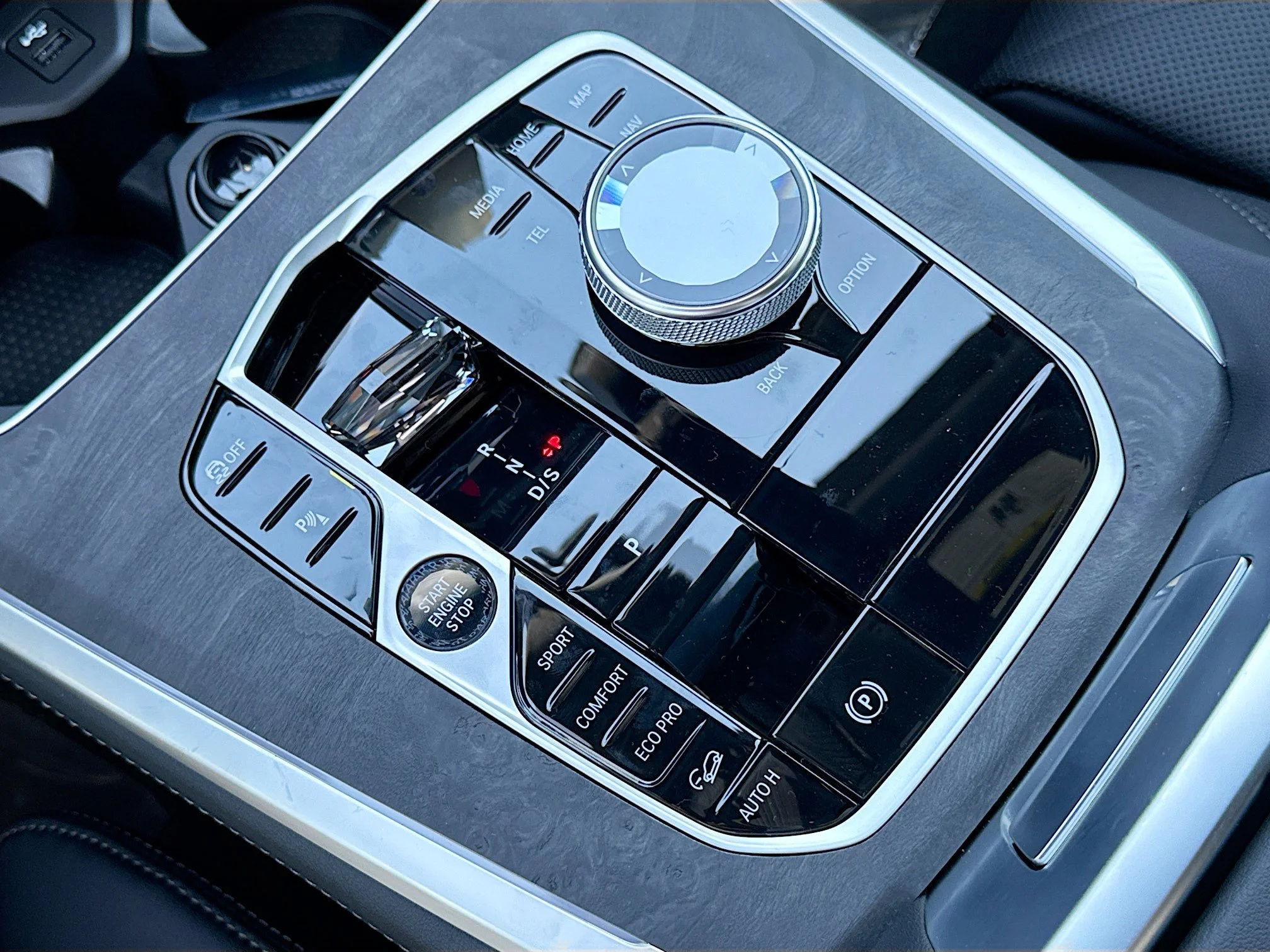 New 2026 Alpine White BMW M60i image 30