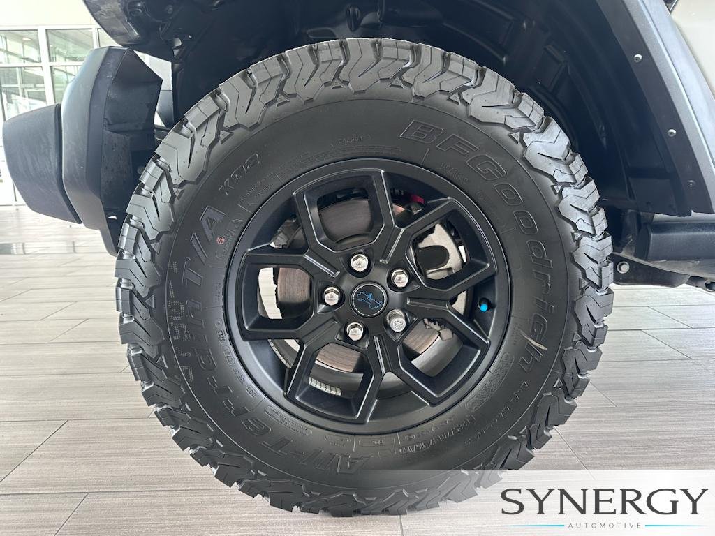 Used 2024 Silver Zynith Clearcoat Jeep Willys image 11