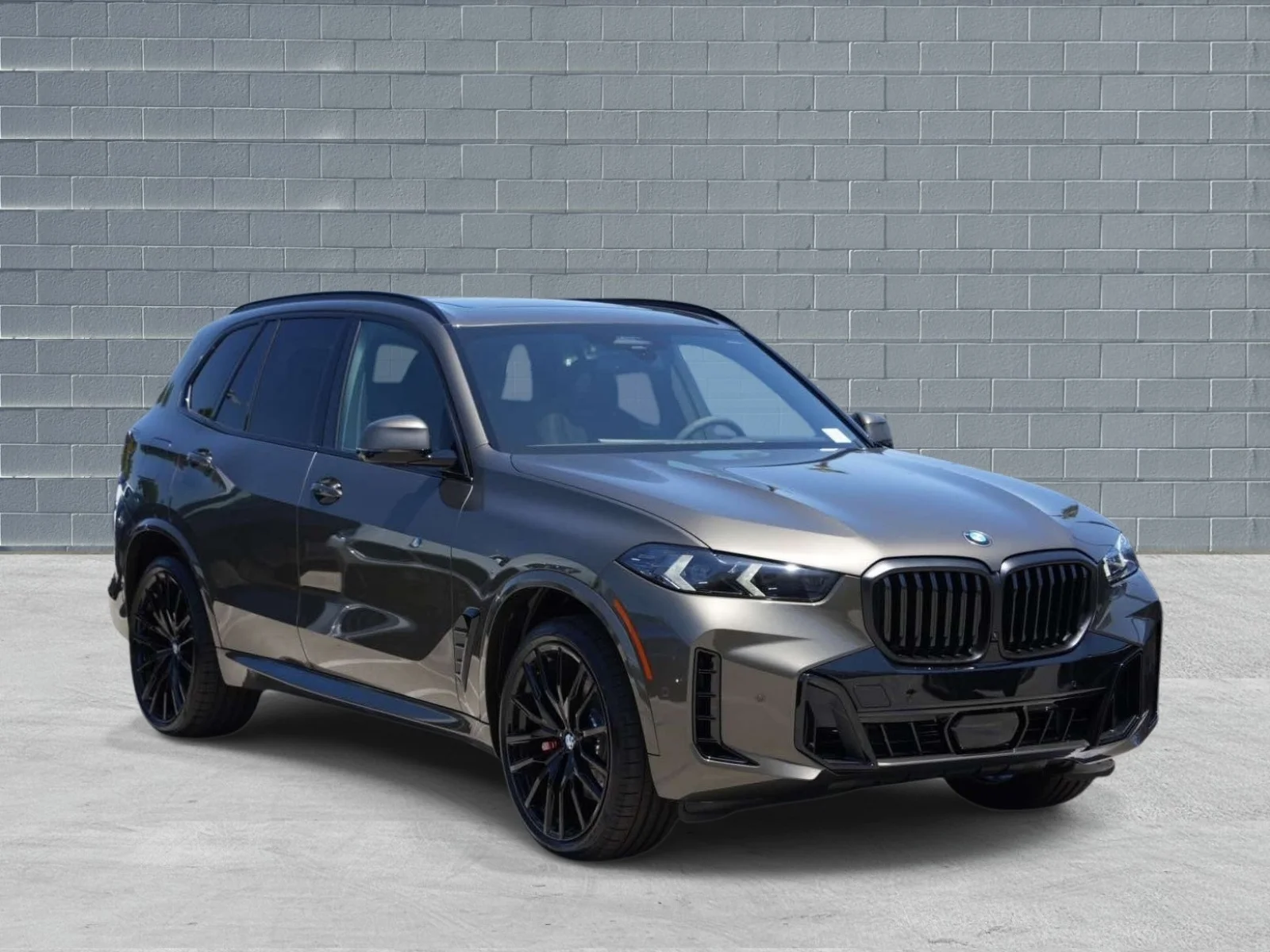 New 2026 Manhattan Green Metallic BMW sDrive40i image 1