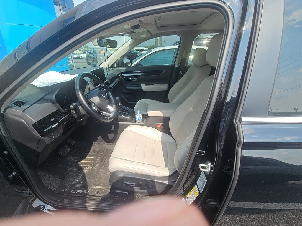 Certified Used 2025 BLACK Honda EX-L image 6
