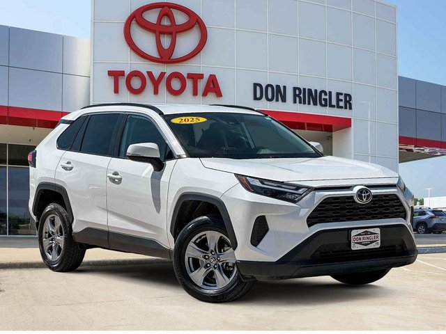 2025 Toyota RAV4 XLE