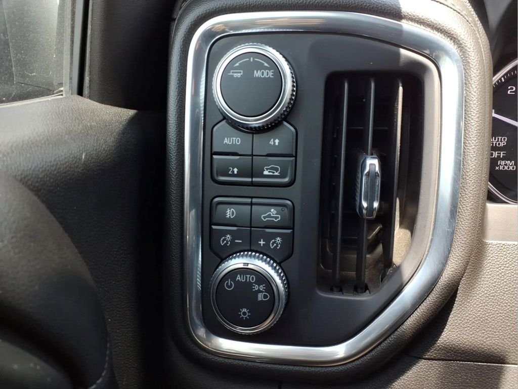 Used 2020 SATIN STEEL METALLIC GMC Elevation image 17