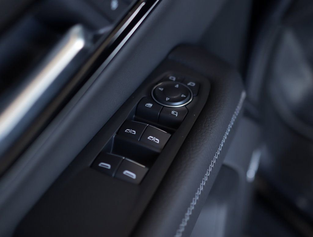 2026 GMC Yukon XL Denali - Photo 29