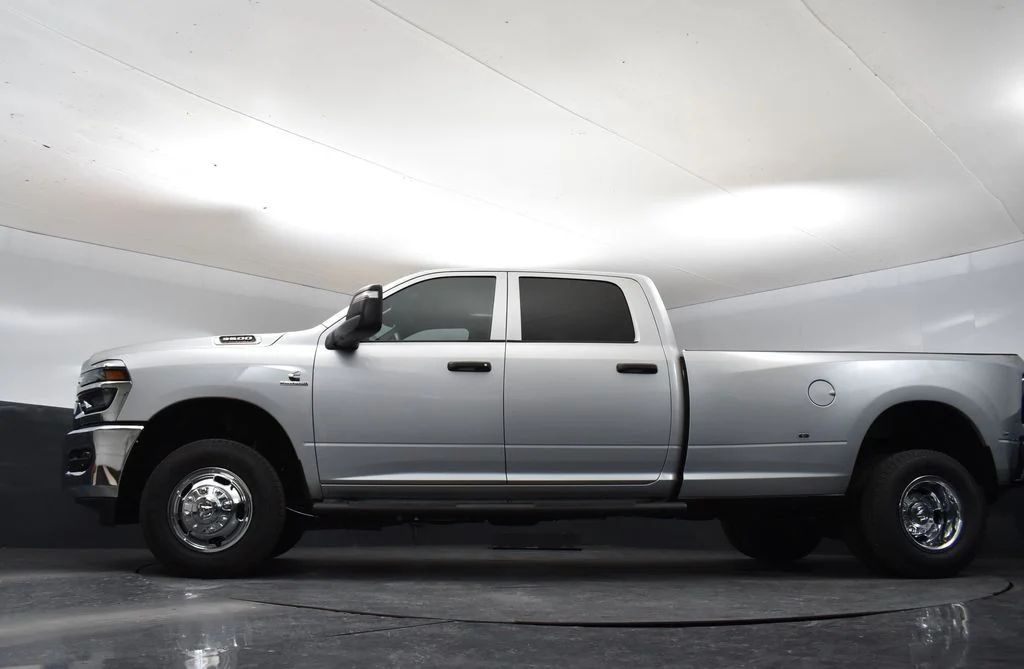 New 2026 Silver-Zynith Exterior Paint RAM Tradesman image 28