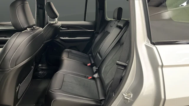 New 2026 Silver Zynith Exterior Paint Jeep Altitude image 24