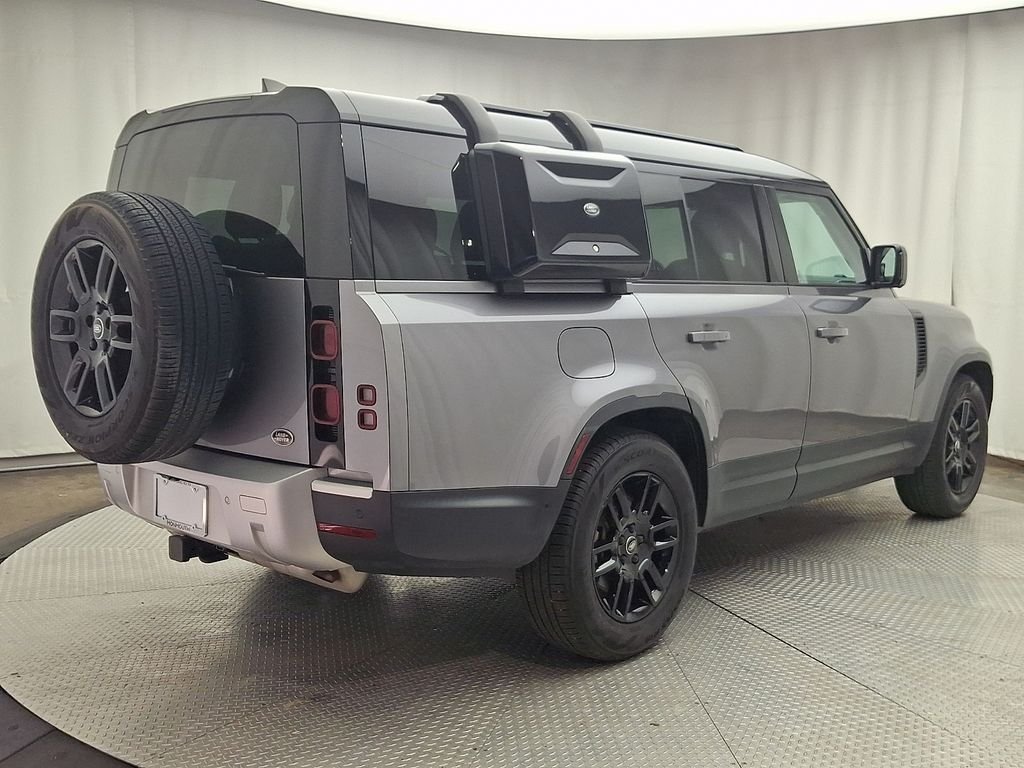 Certified Used 2023 Eiger Grey Metallic Land Rover S image 4