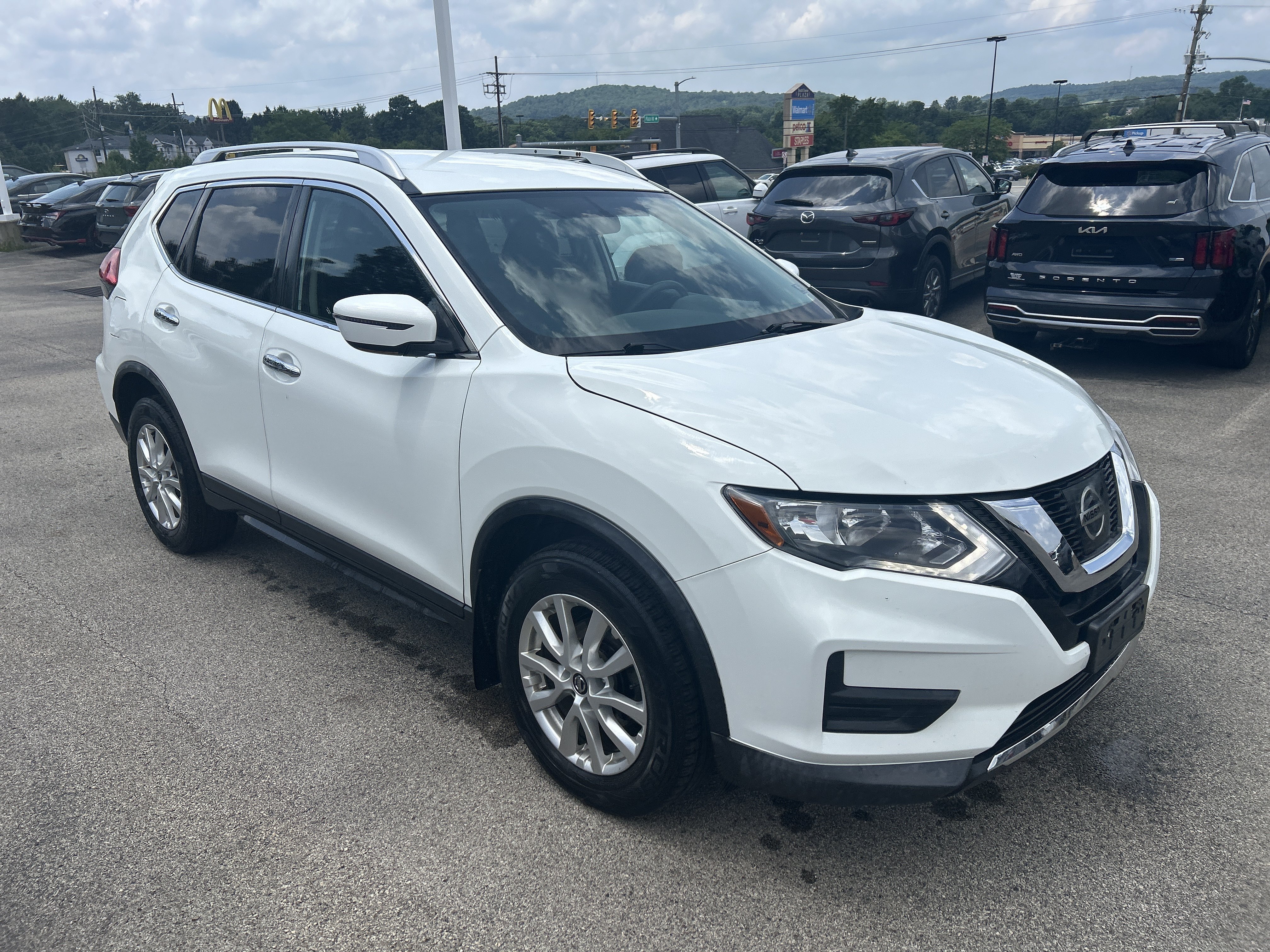 Used 2017 Glacier White Nissan SV image 1